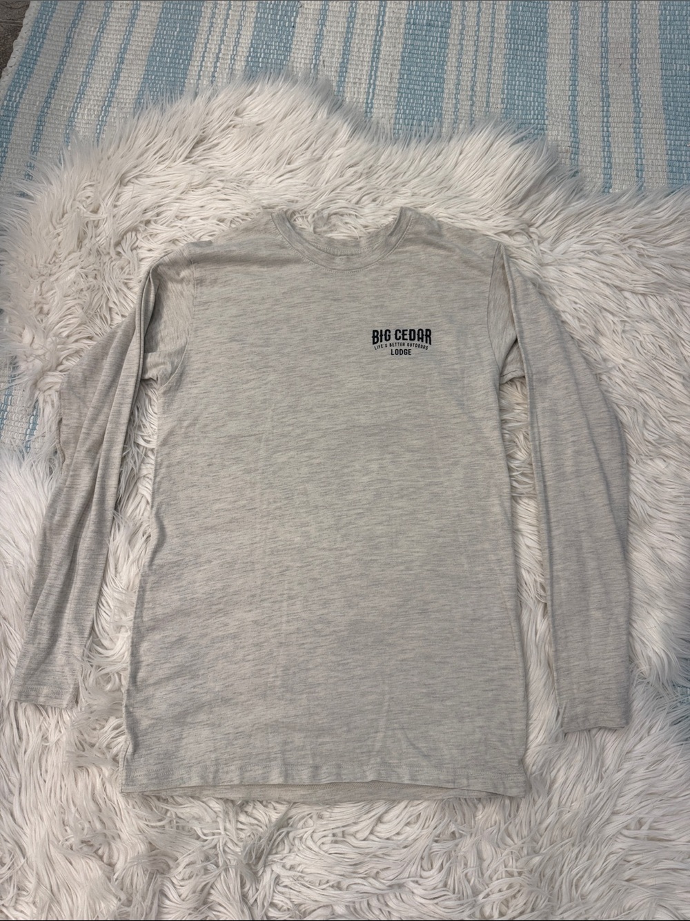 Artisan Big Cedar Lodge Long-Sleeve Crewneck Tee in Light Gray